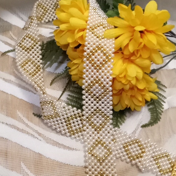 Stunning Gold & White Pearl Belt - Picture 8 of 16